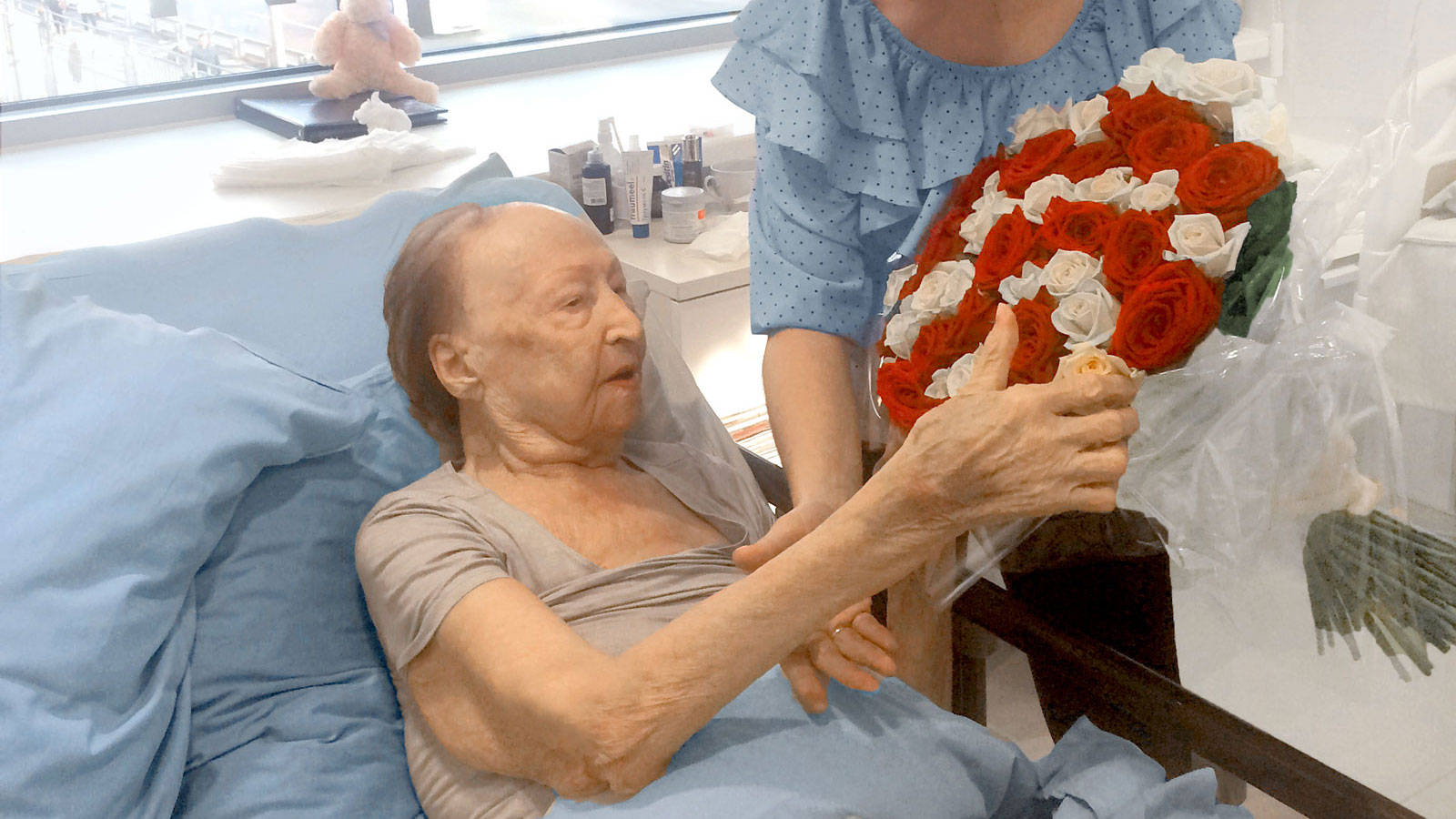Поздравляем пациентку с 95-летием