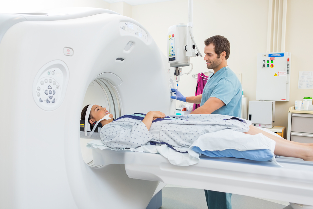 Врачи международной клиники Медика24 проводят диагностику новообразований с помощью высокоточной биопсии под контролем компьютерного томографа