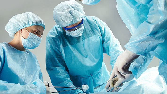 Проведение хирургической операции